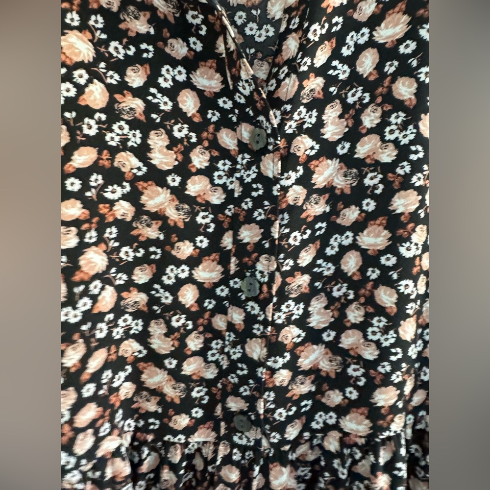 Levi's Farah Long Dress featuring a black ditsy floral print - Picture 7 of 13
